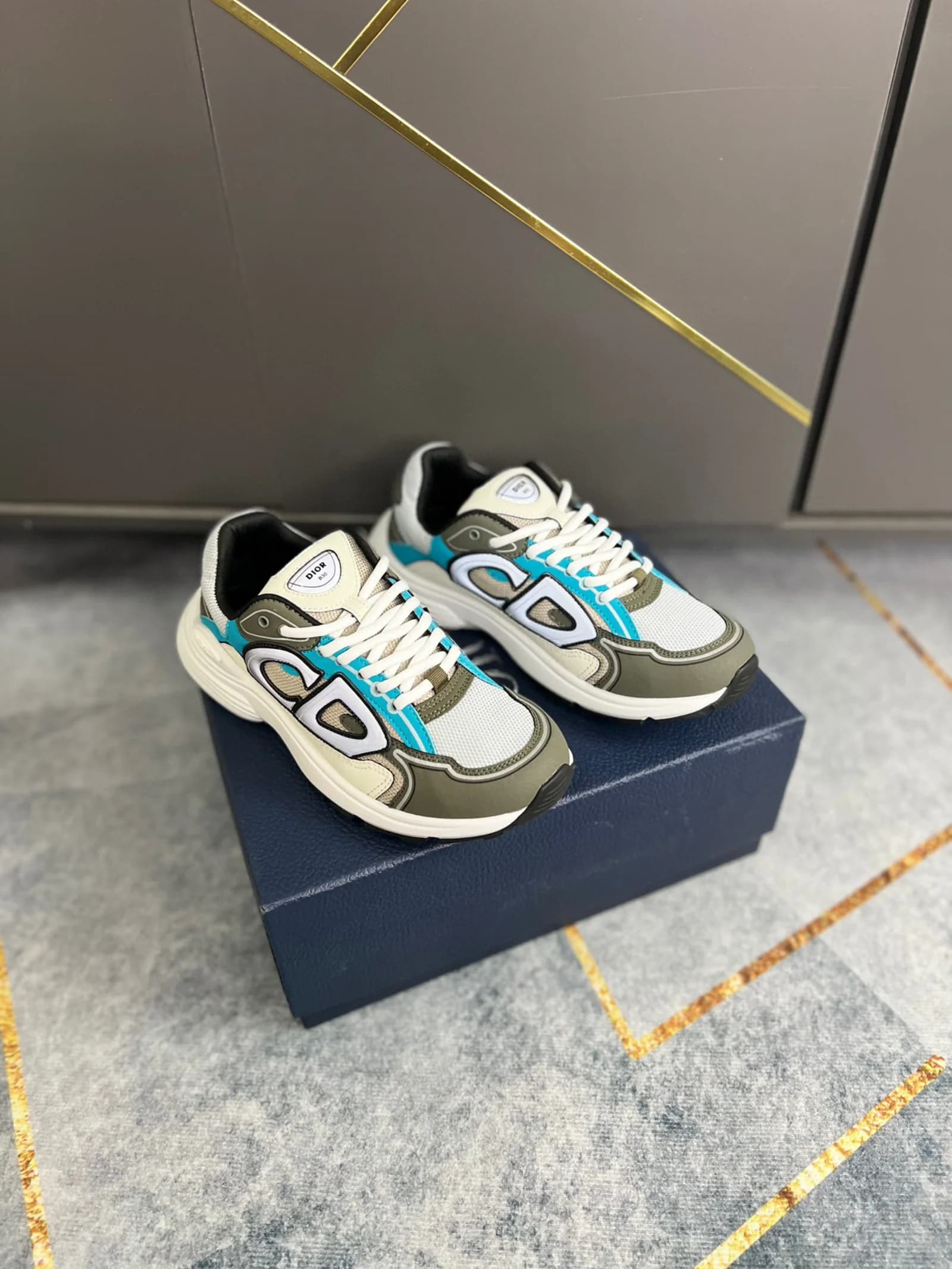 Christian Dior B30