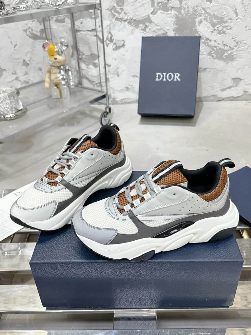 Christian Dior B22