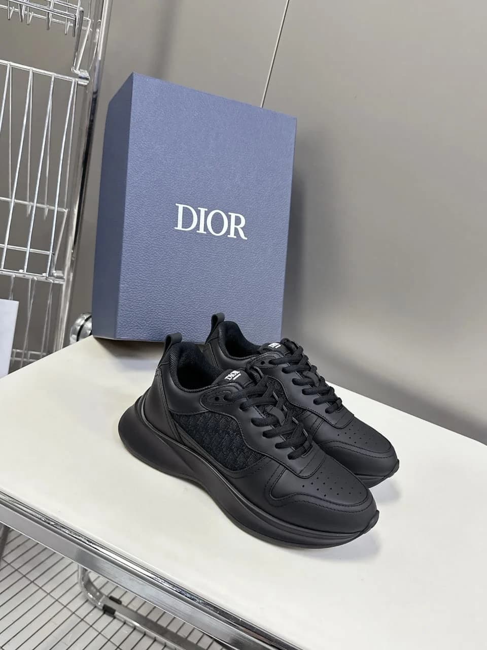 Christian Dior B25
