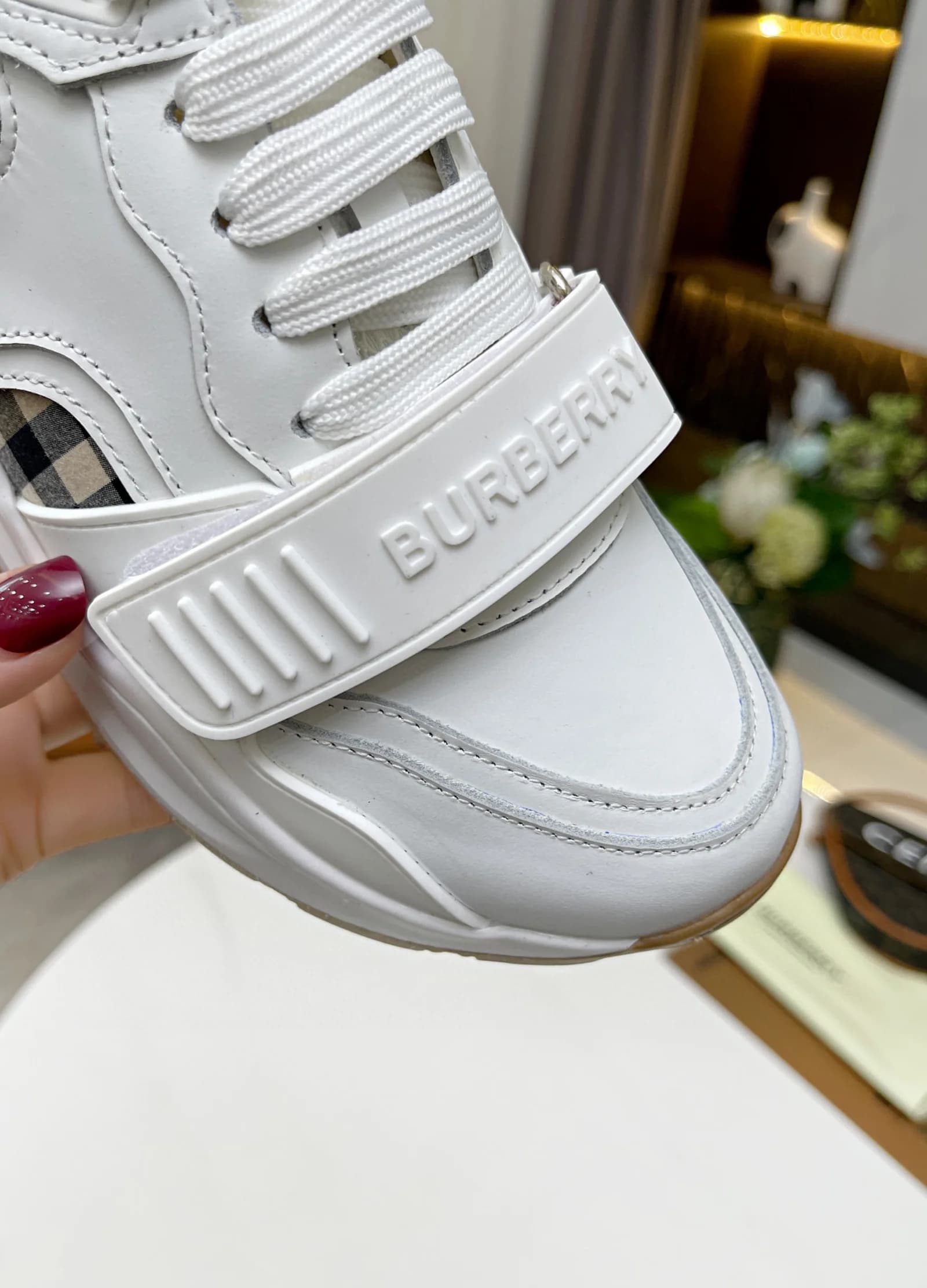 BURBERRY Sneakers White Pattern foto 3