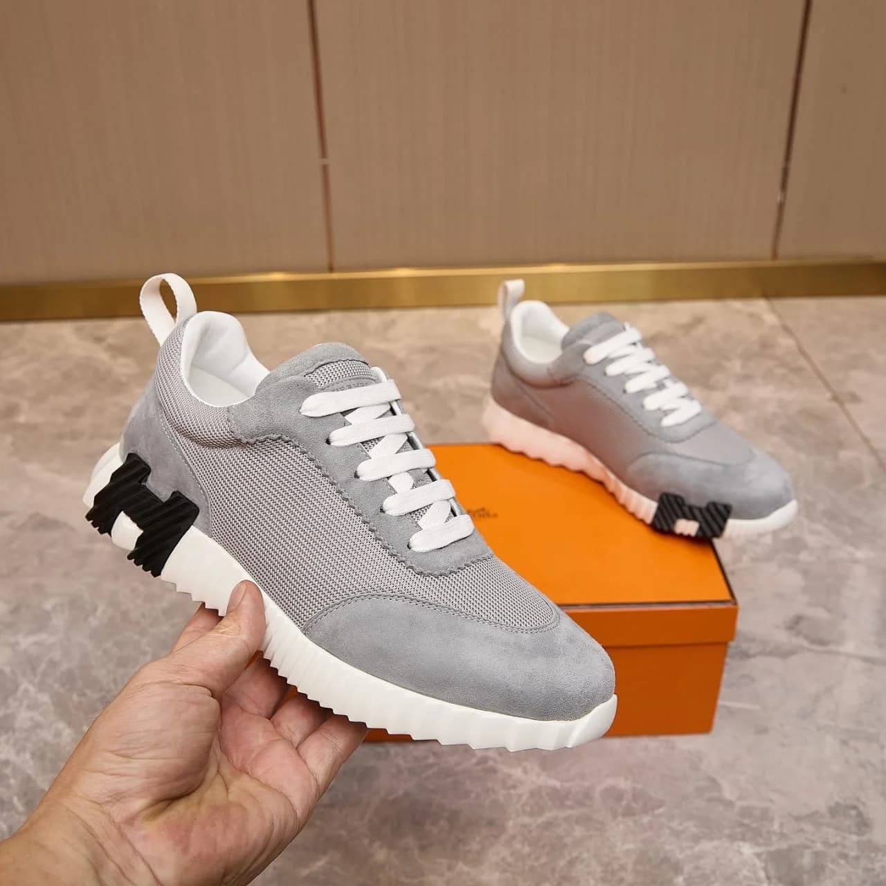 Hermes Bouncing