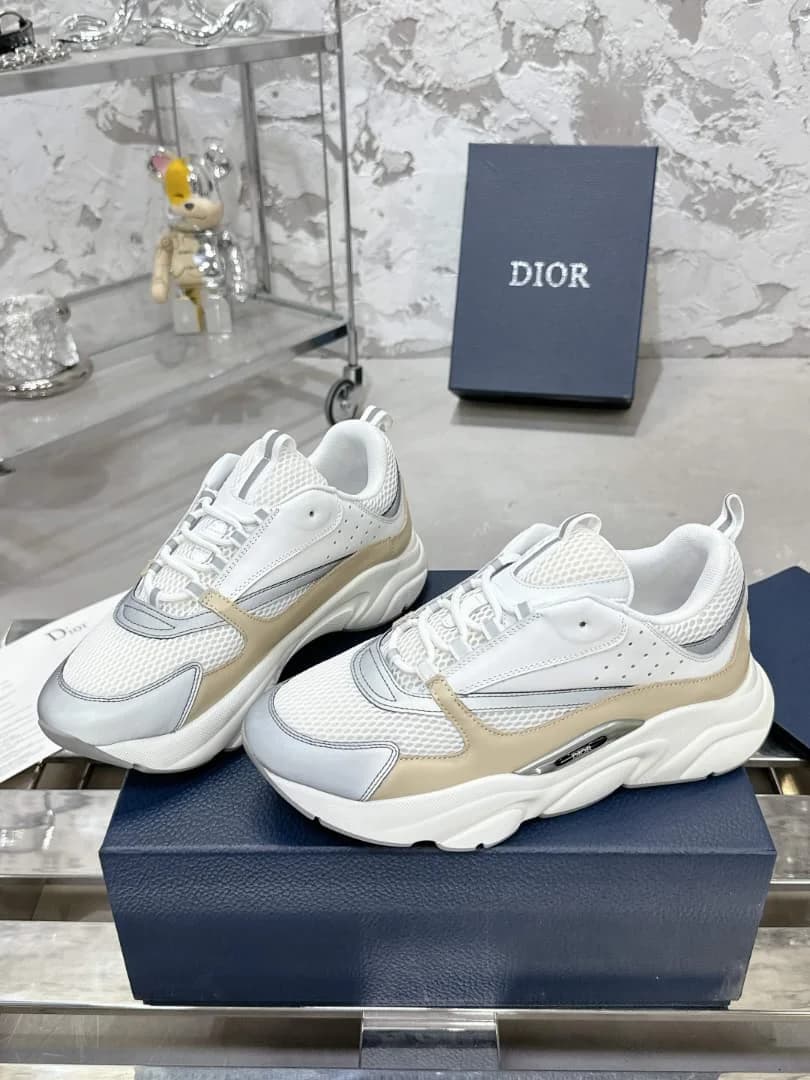 Christian Dior B22