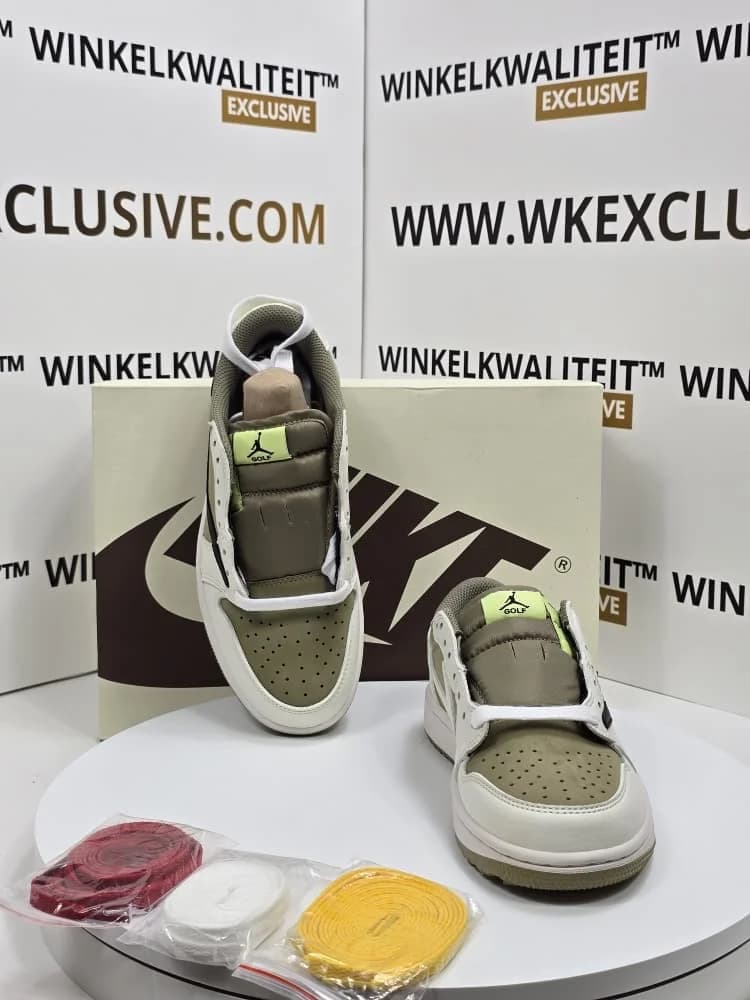 Travis Scott Air foto 4