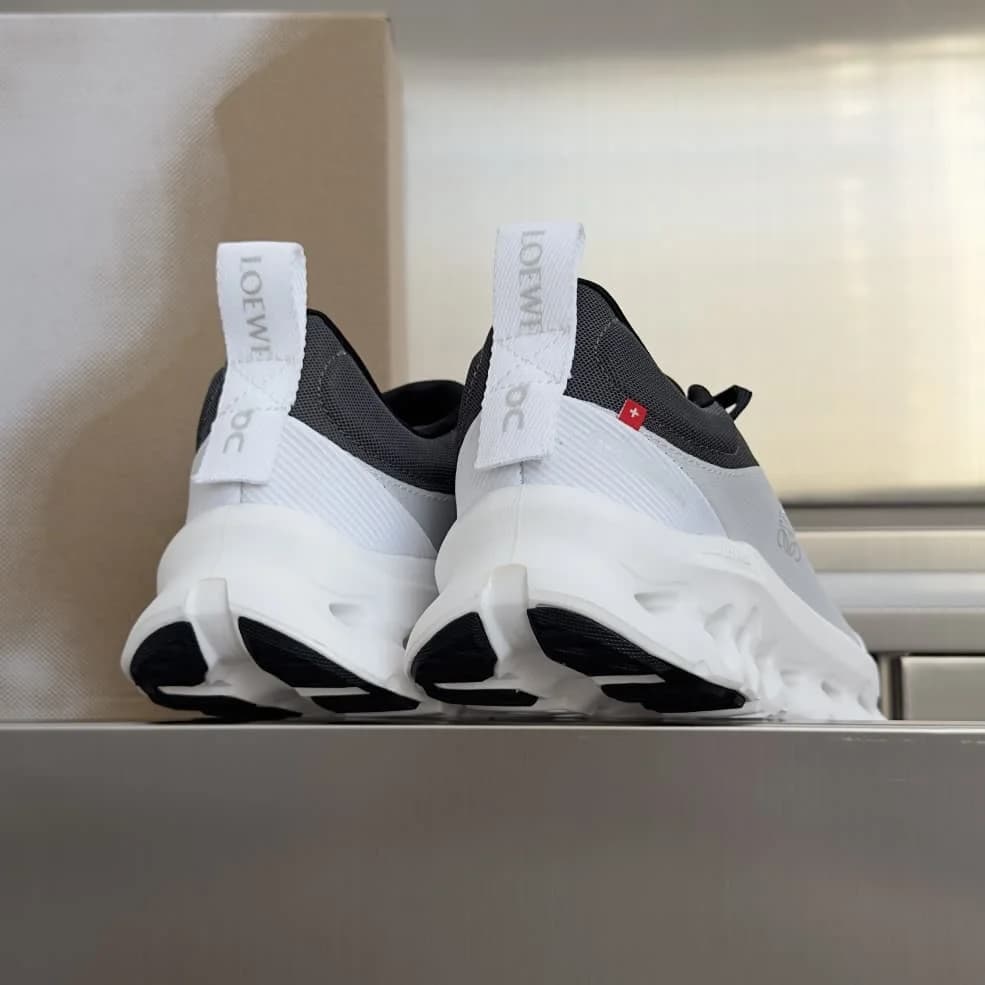 On Cloud x Loewe Sneakers foto 8