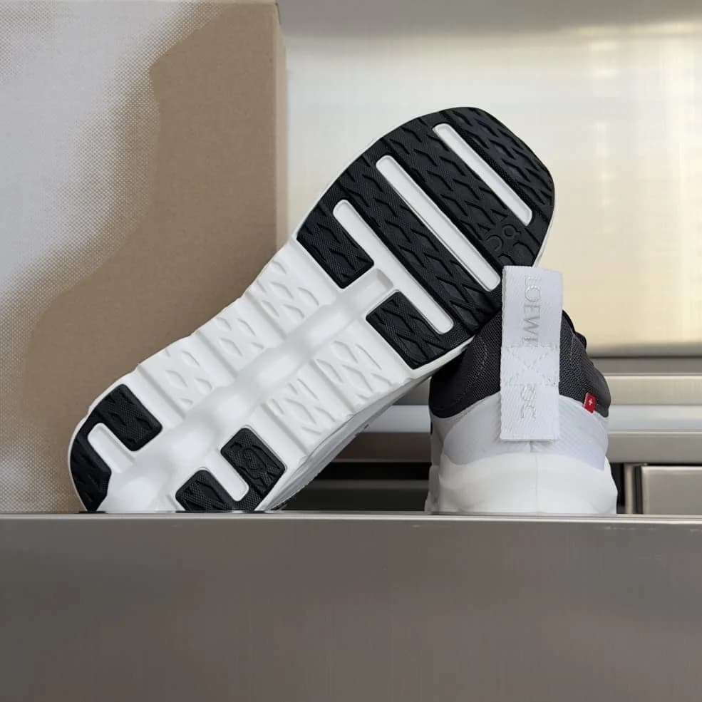 On Cloud x Loewe Sneakers foto 9