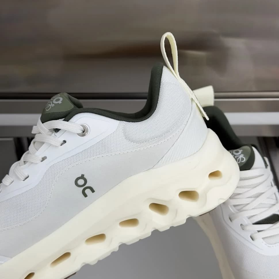 On Cloud x Loewe Sneakers foto 7