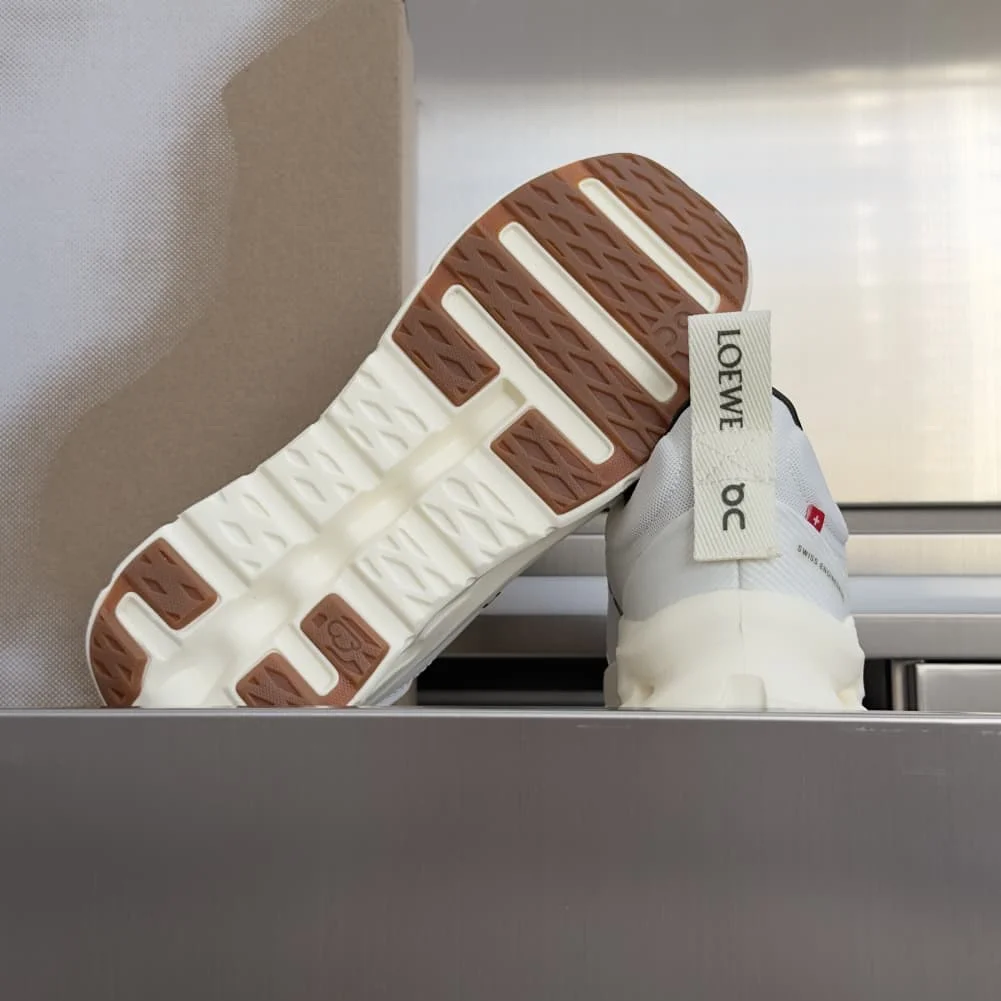 On Cloud x Loewe Sneakers foto 9