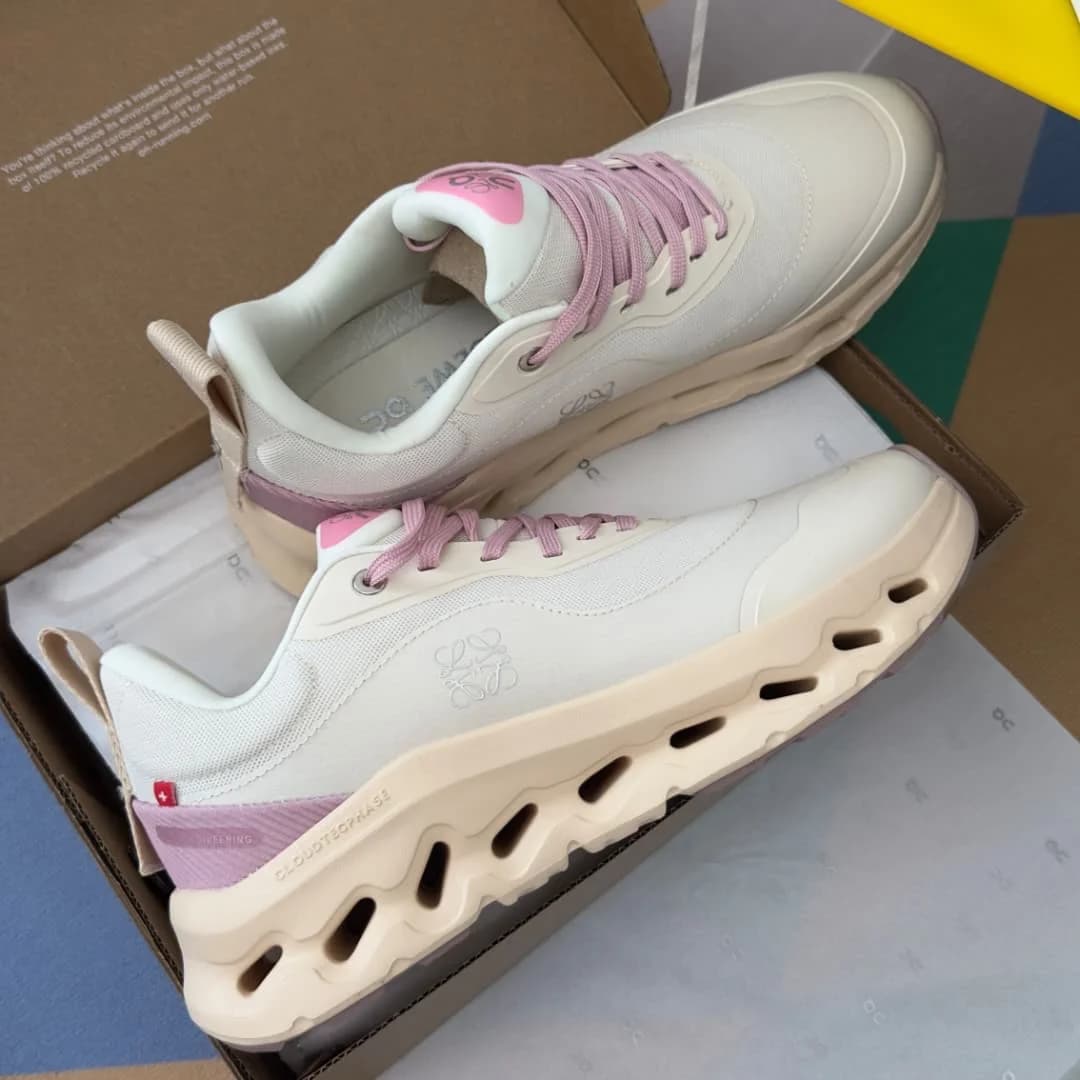 On Cloud x Loewe Sneakers foto 4