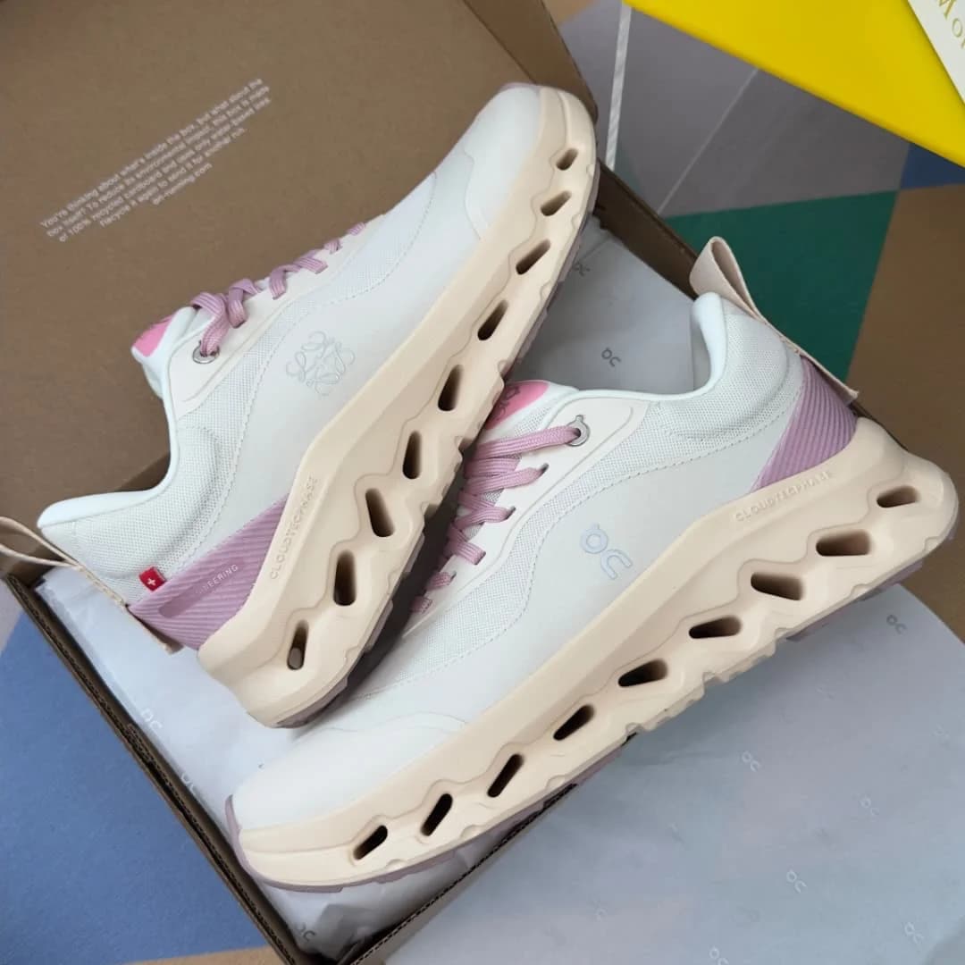 On Cloud x Loewe Sneakers foto 6