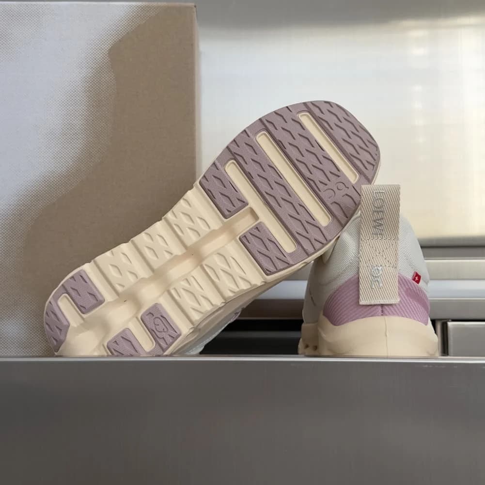 On Cloud x Loewe Sneakers foto 9