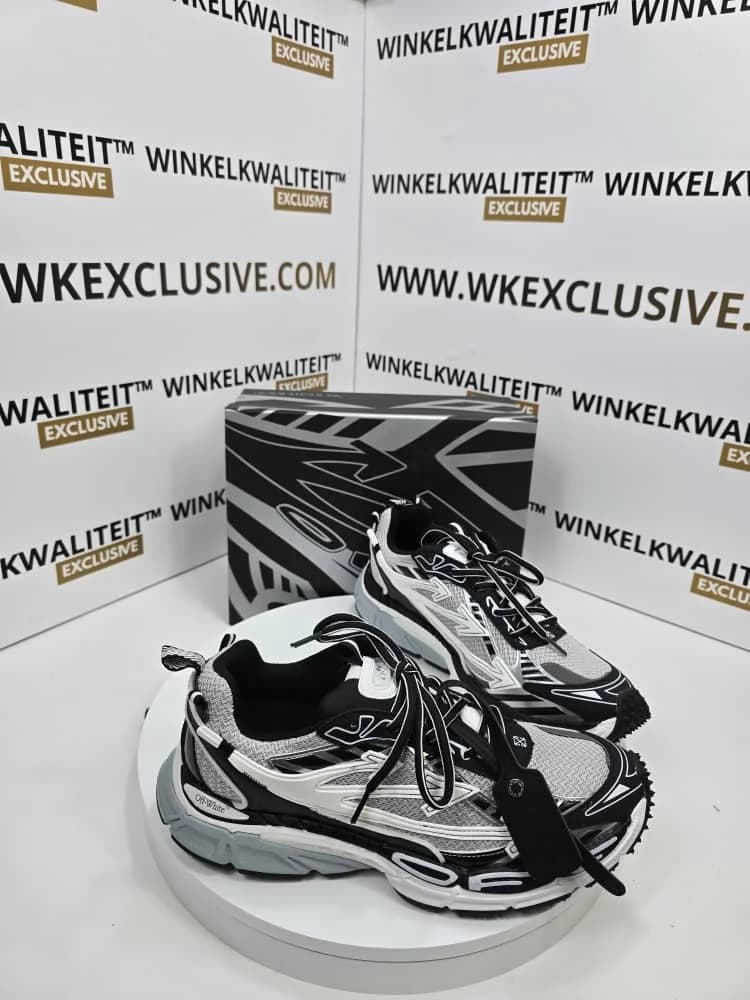 Off-White Sneakers foto 4