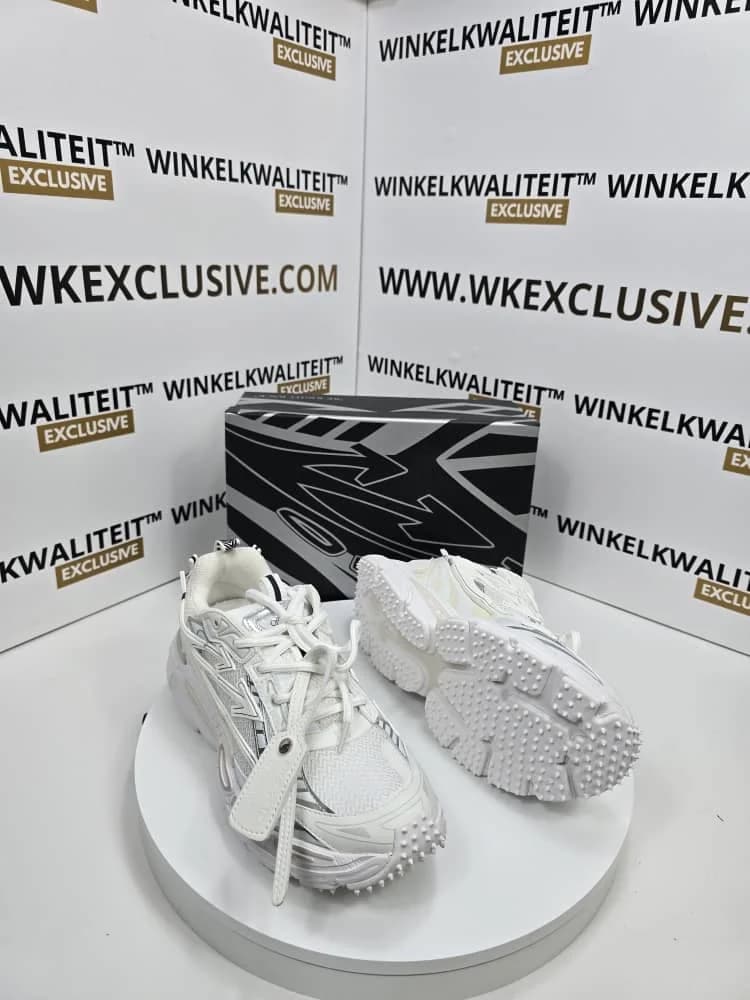 Off-White Sneakers foto 3