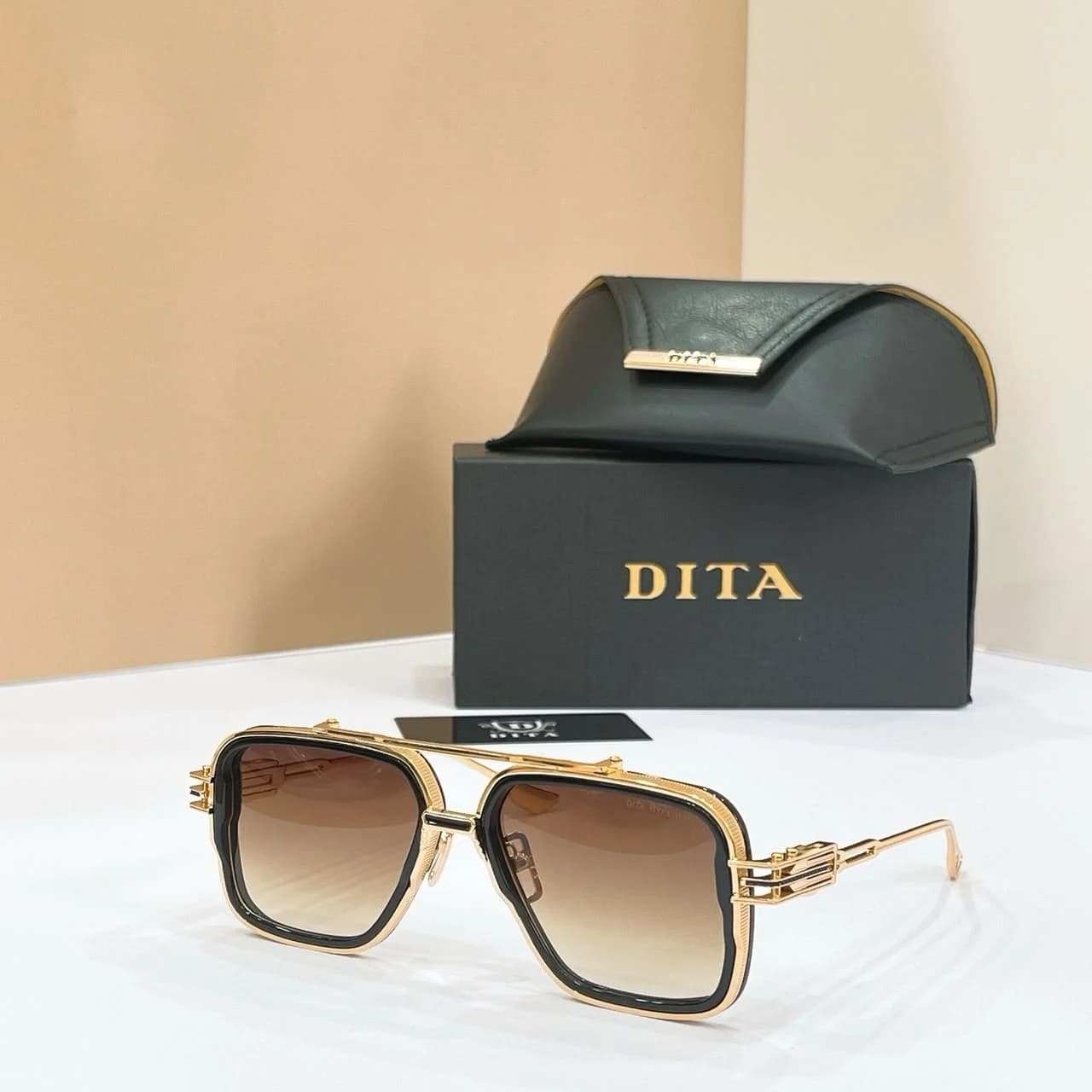 Dita Zonnebril