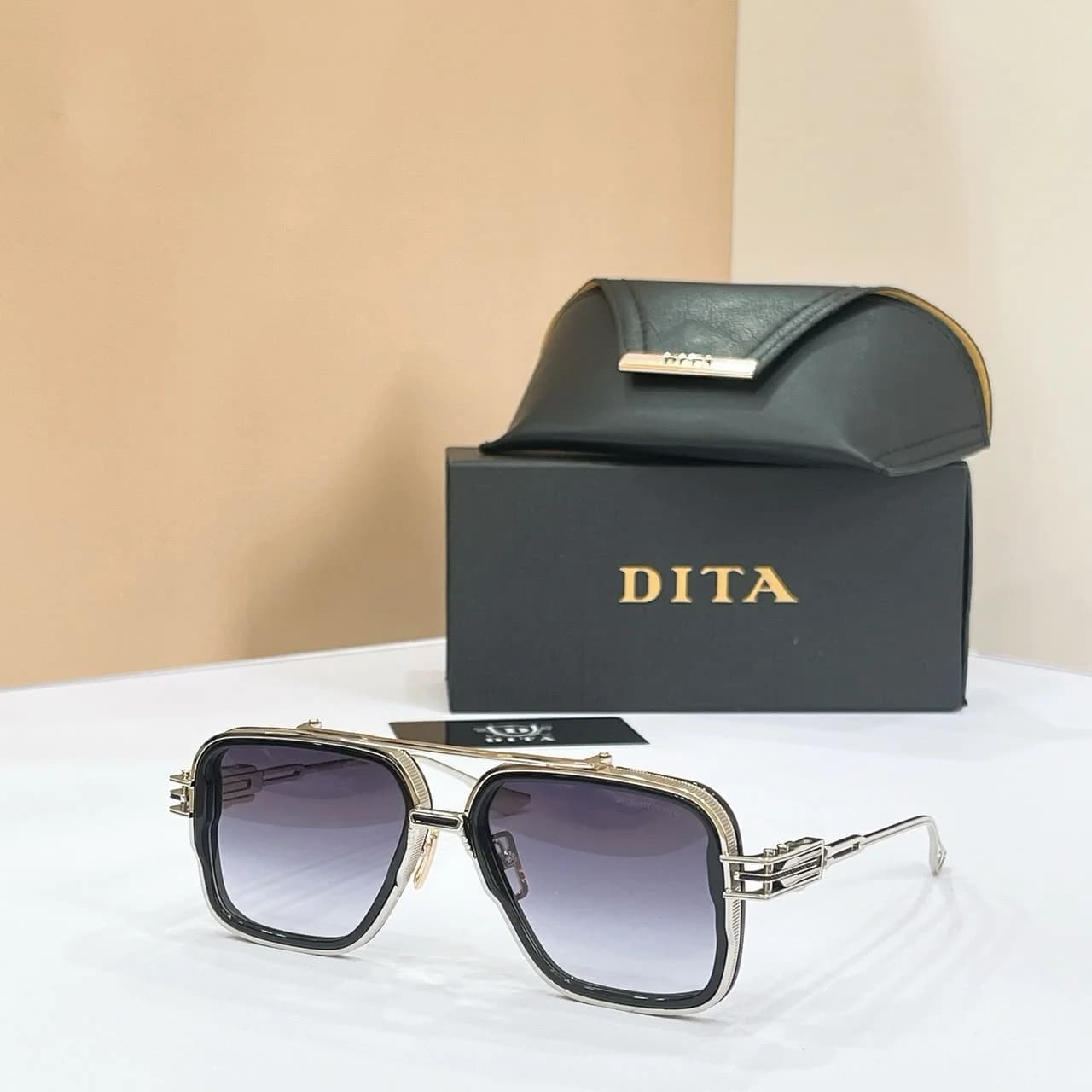 Dita Zonnebril