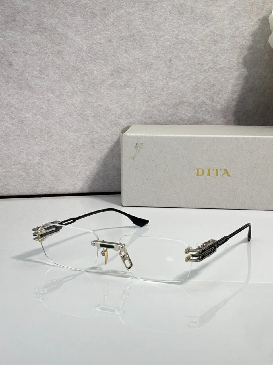 Dita Zonnebril