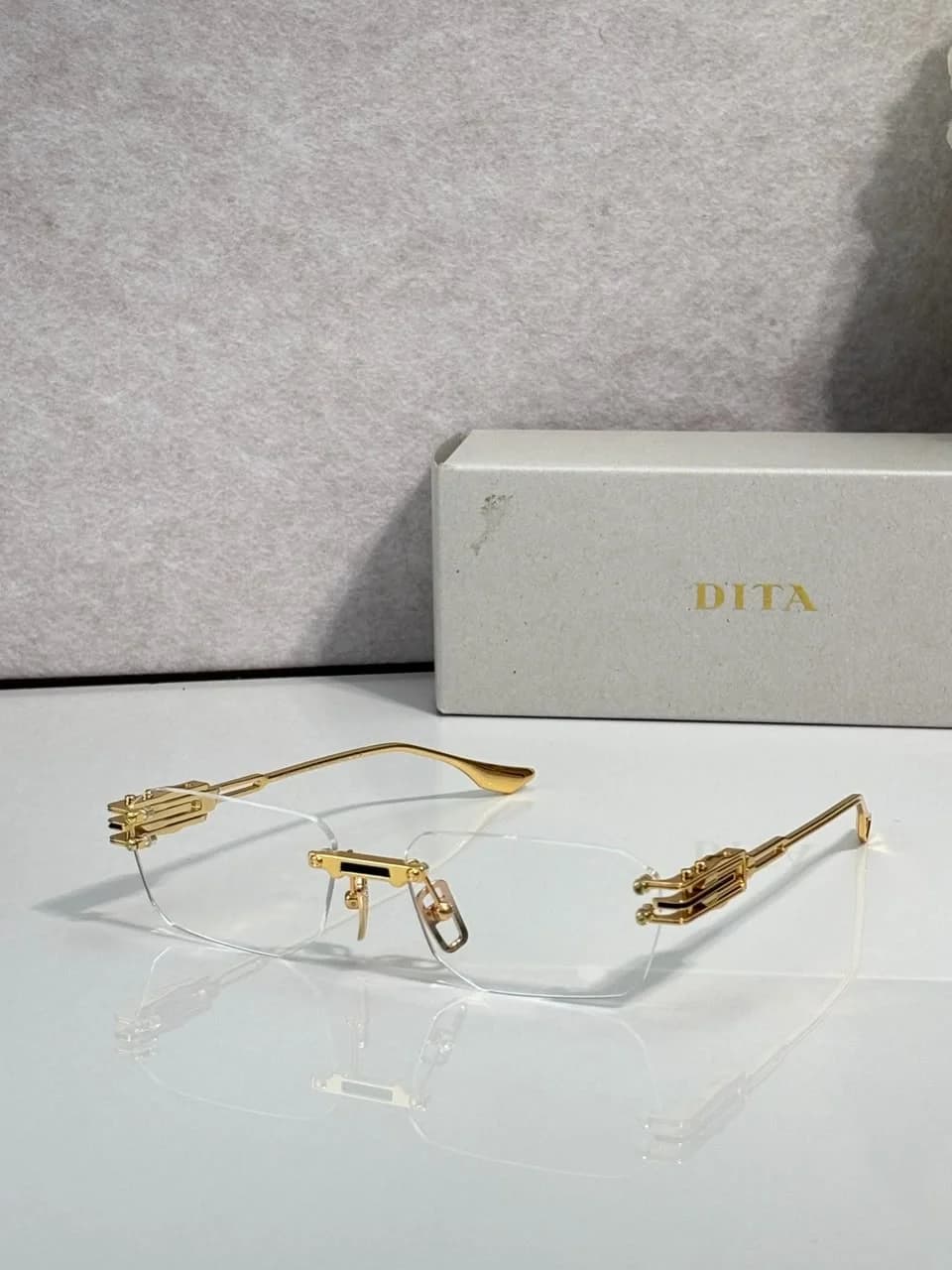 Dita Zonnebril