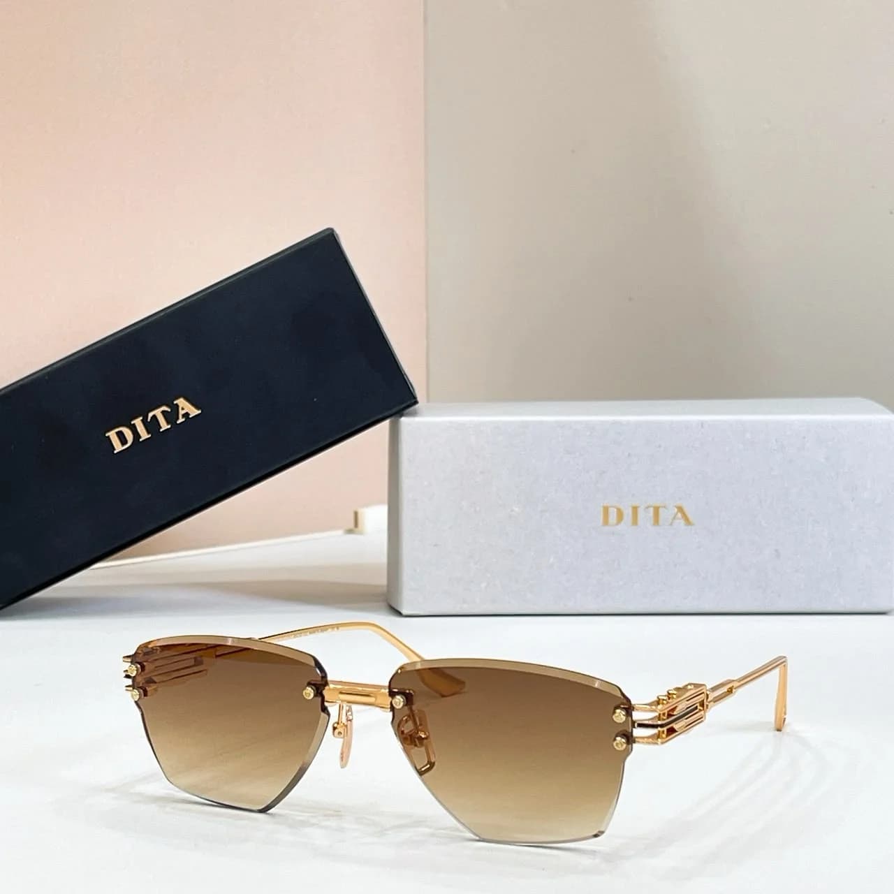 Dita Zonnebril