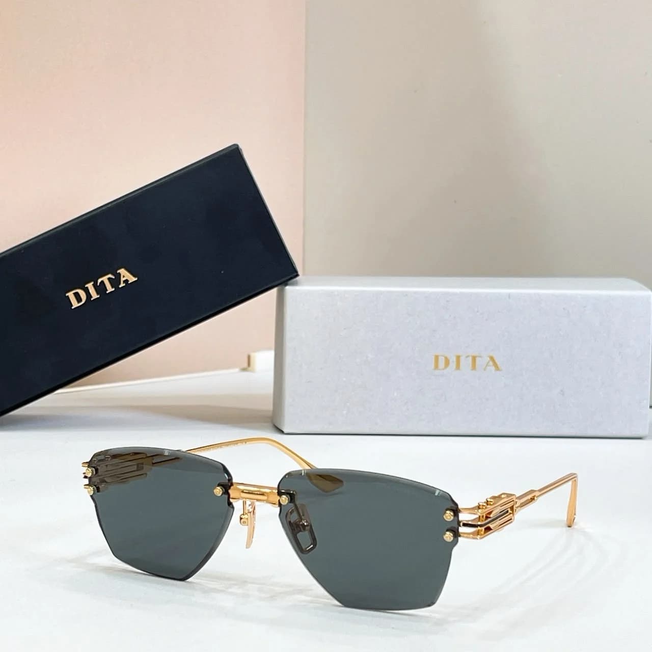 Dita Zonnebril