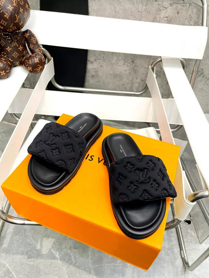 Louis Vuitton Slippers