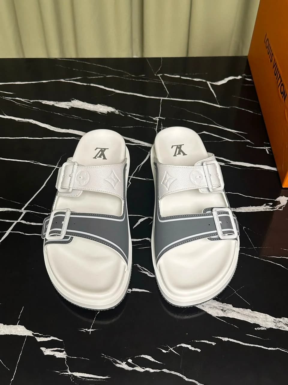 Louis Vuitton Slippers