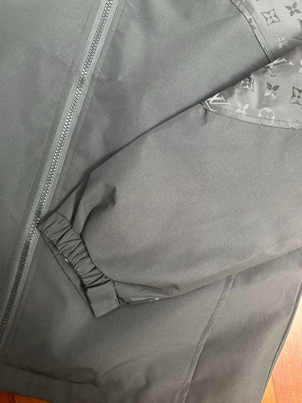 Louis Vuitton Seizoensjas foto 7
