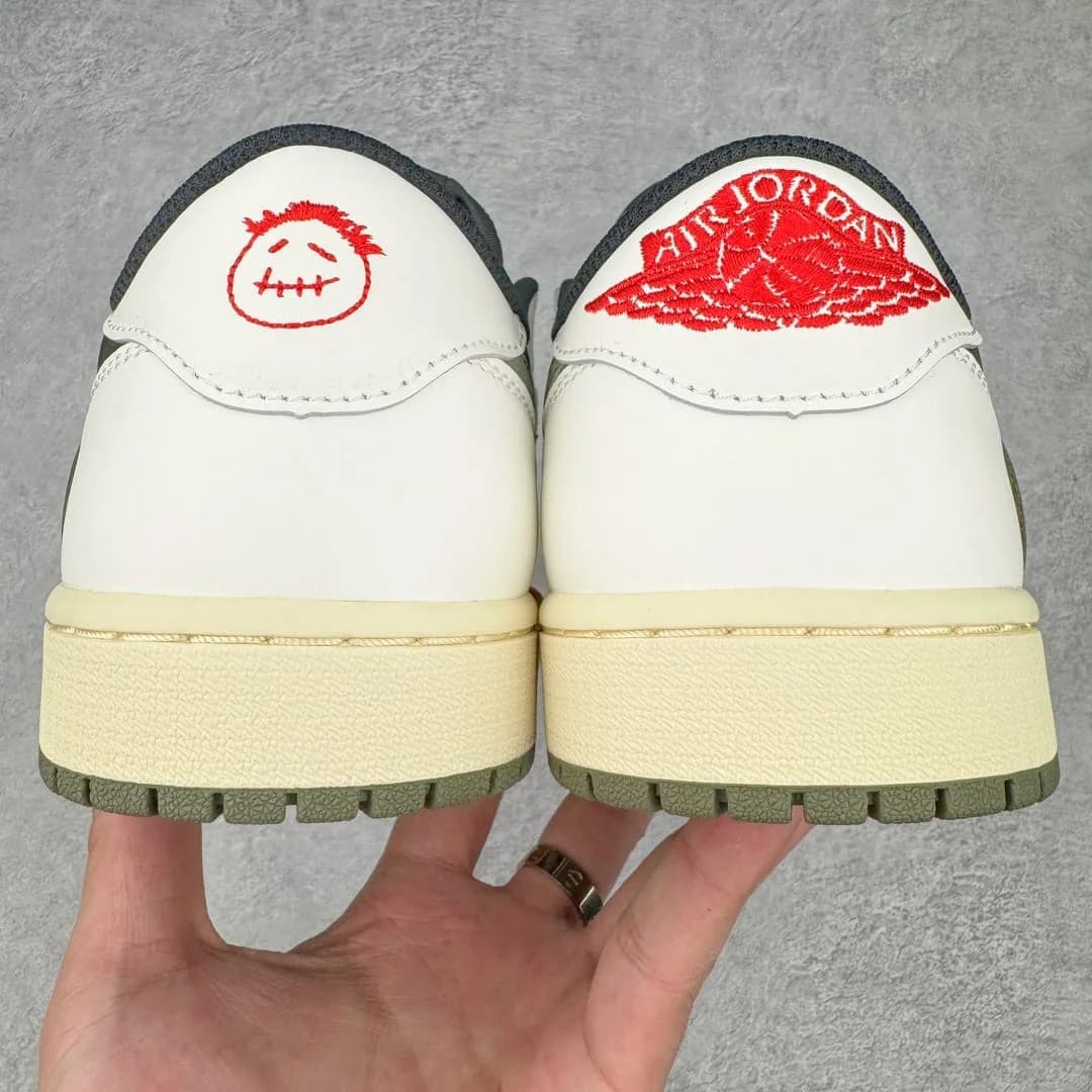 Travis Scott Air foto 6