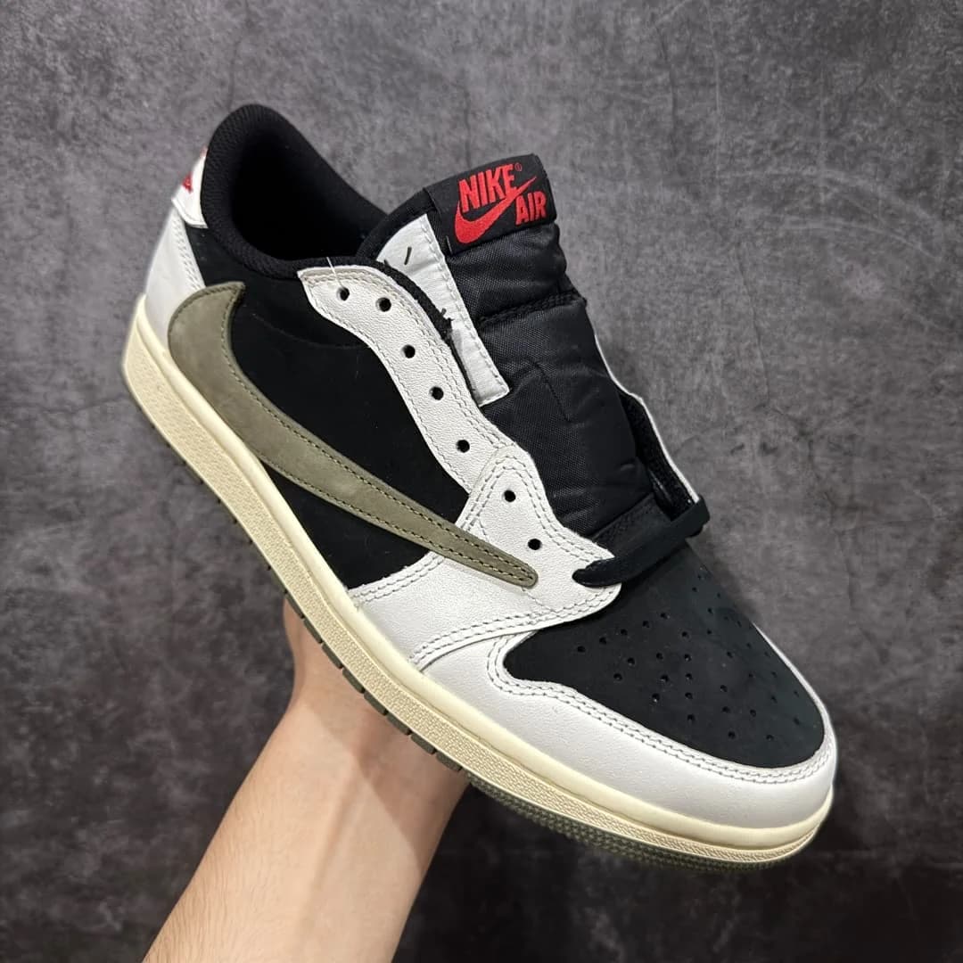 Travis Scott Air foto 5