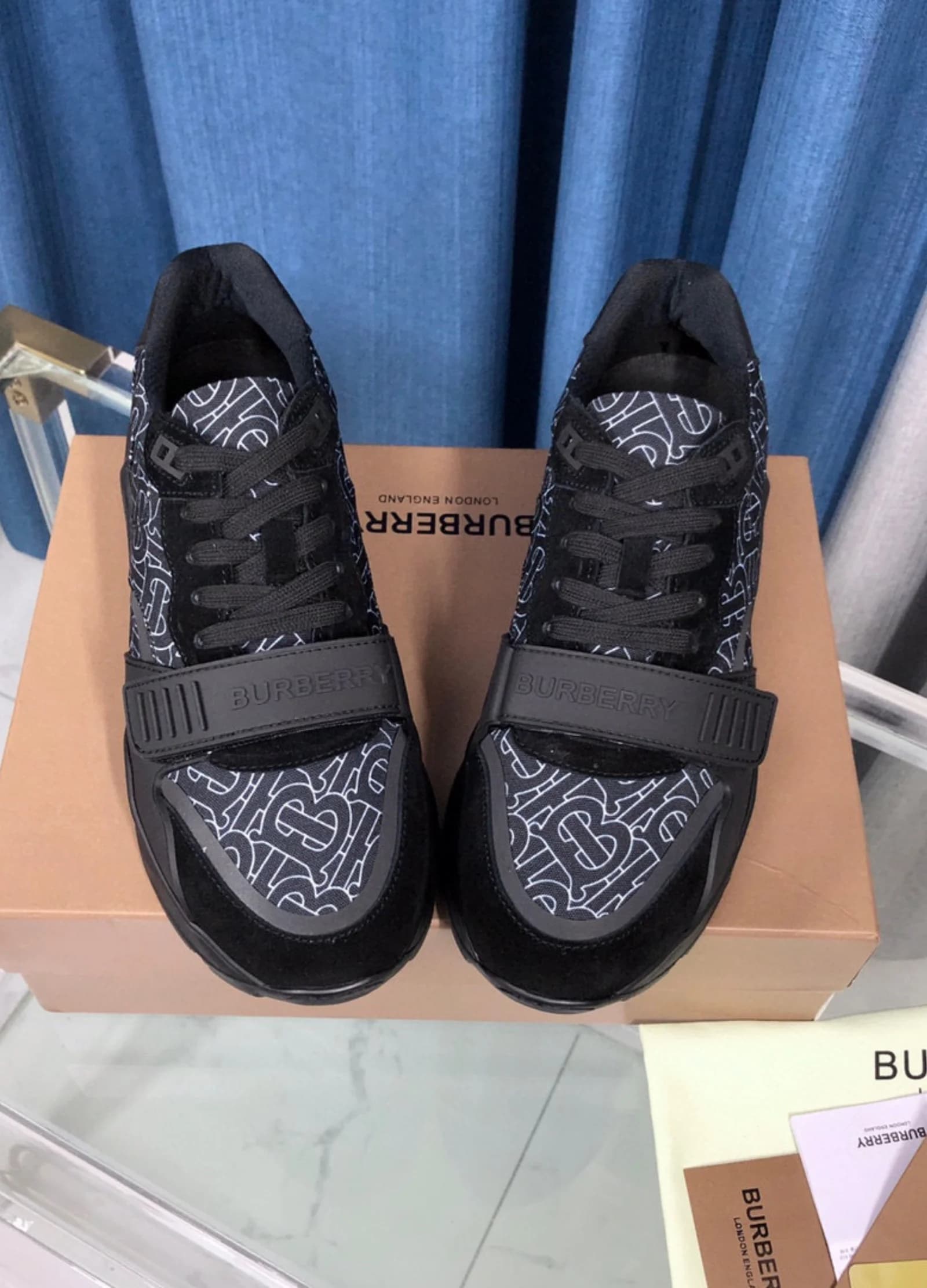 BURBERRY Sneakers Black Pattern foto 5