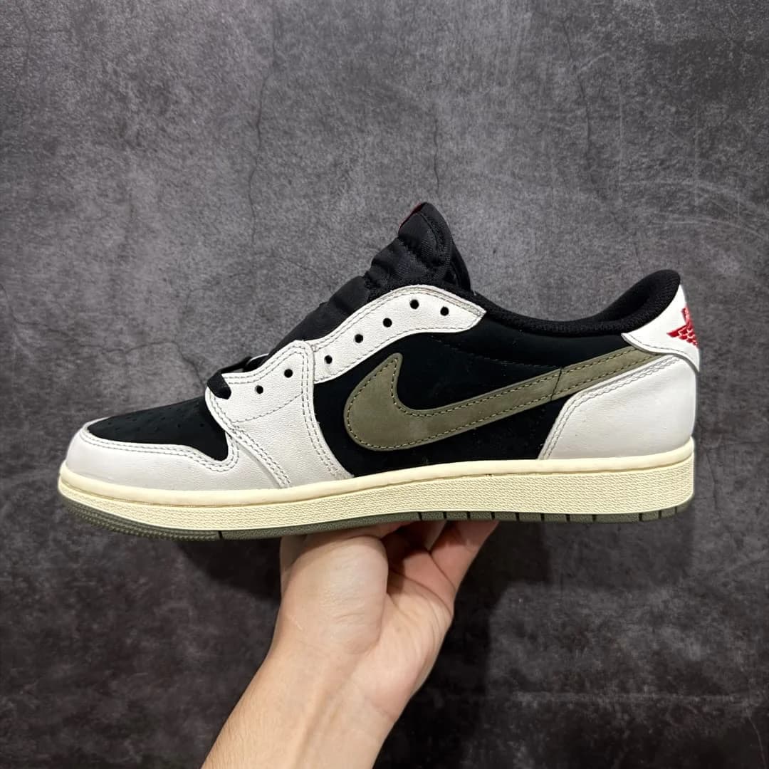 Travis Scott Air foto 6