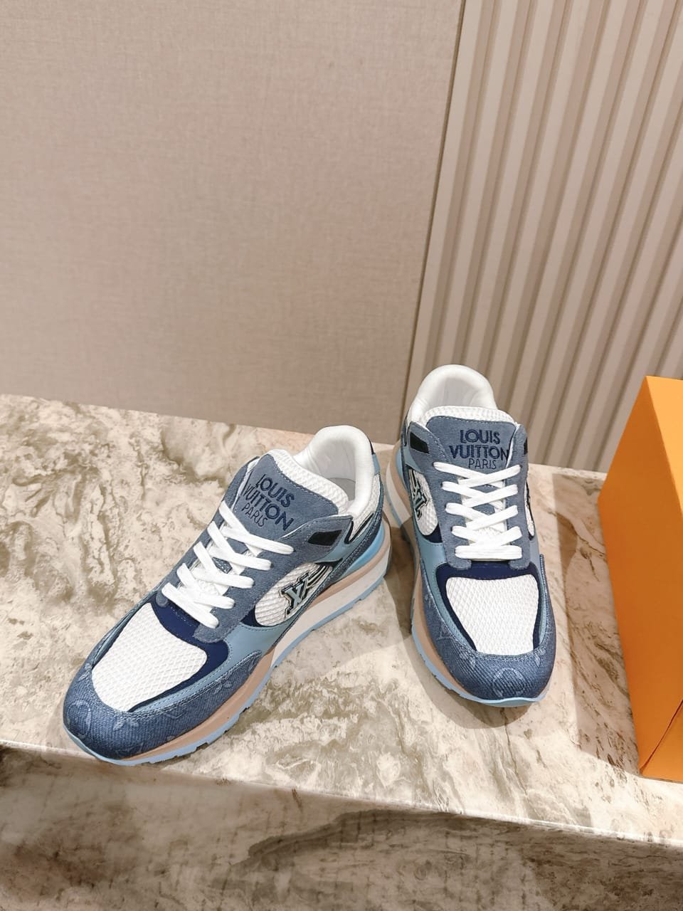 Louis Vuitton Run Away foto 10