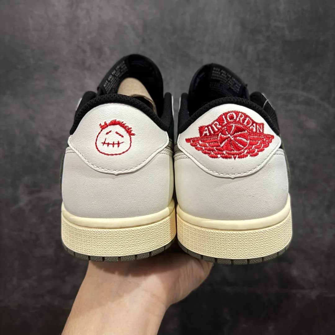 Travis Scott Air foto 7