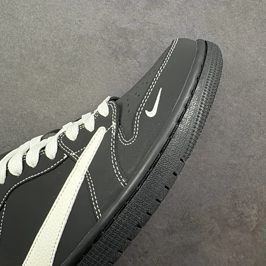 Travis Scott Air foto 4