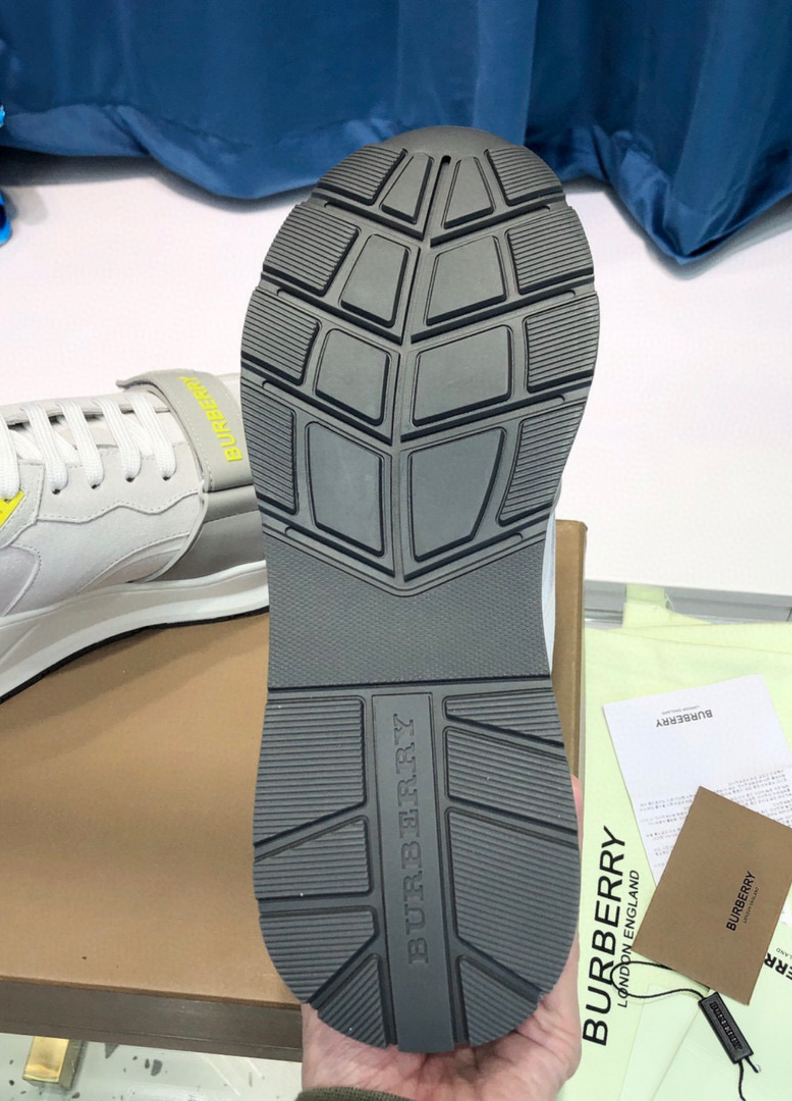 BURBERRY Sneakers White Yellow foto 4