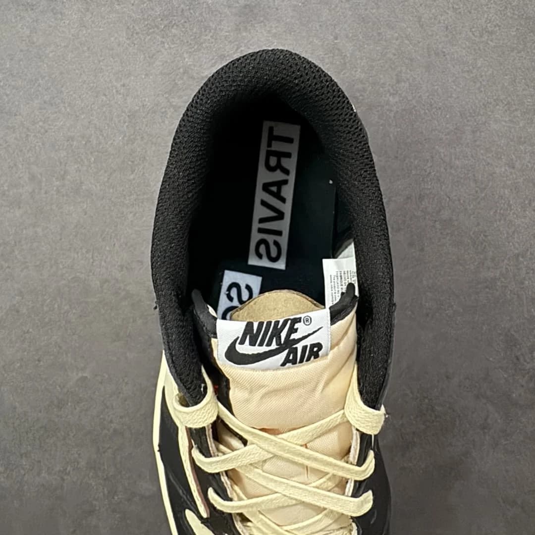 Travis Scott Air foto 8