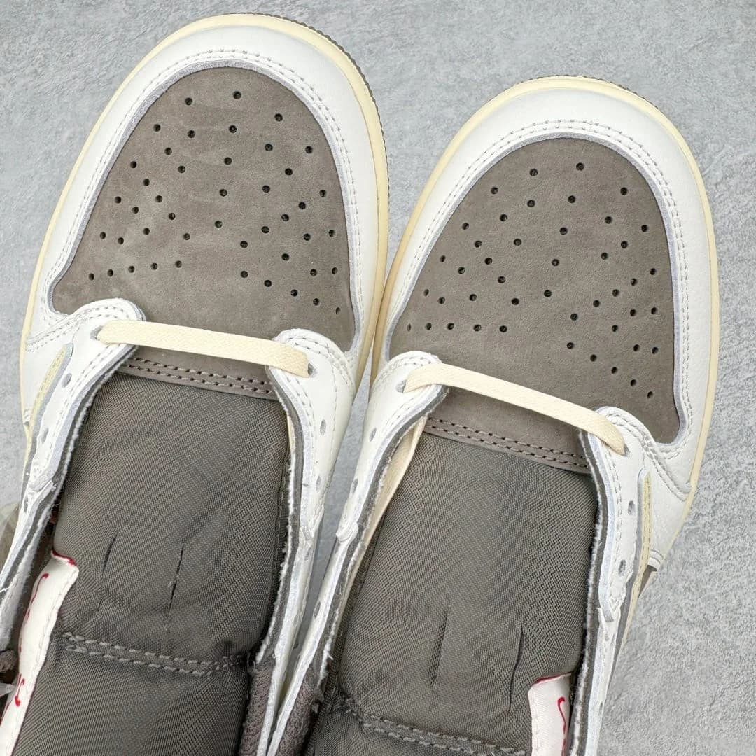 Travis Scott Air foto 12