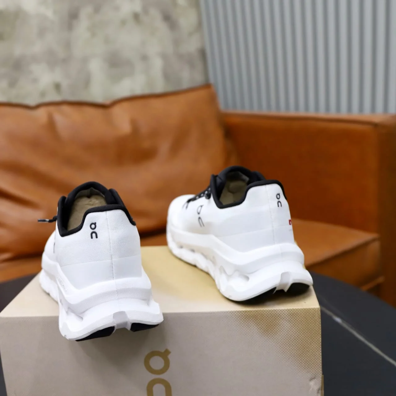 On Cloud Sneakers foto 5