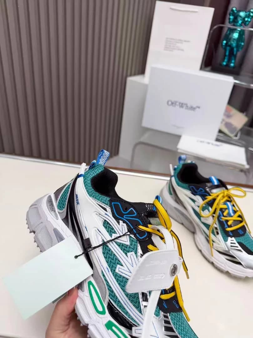 Off-White Sneakers foto 4