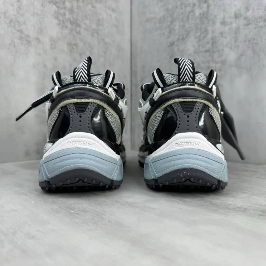 Off-White Sneakers foto 3