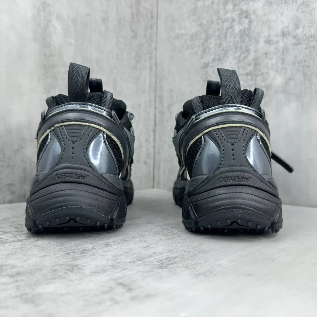 Off-White Sneakers foto 5