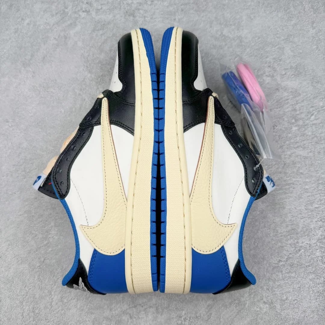 Travis Scott Air foto 9