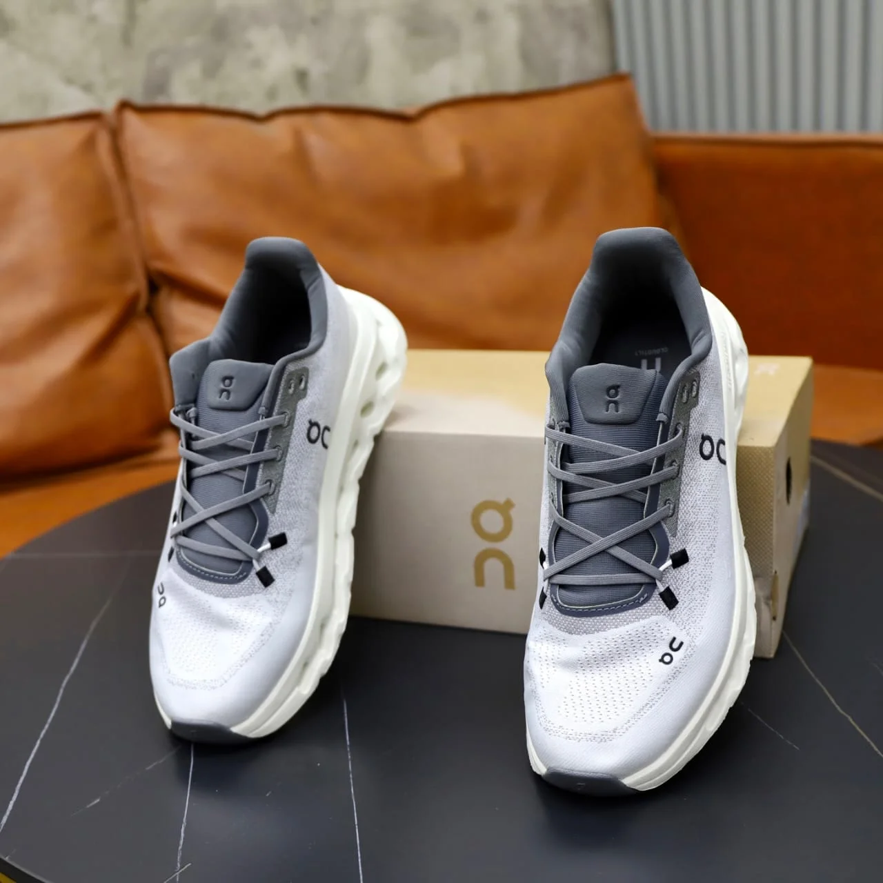 On Cloud Sneakers foto 4