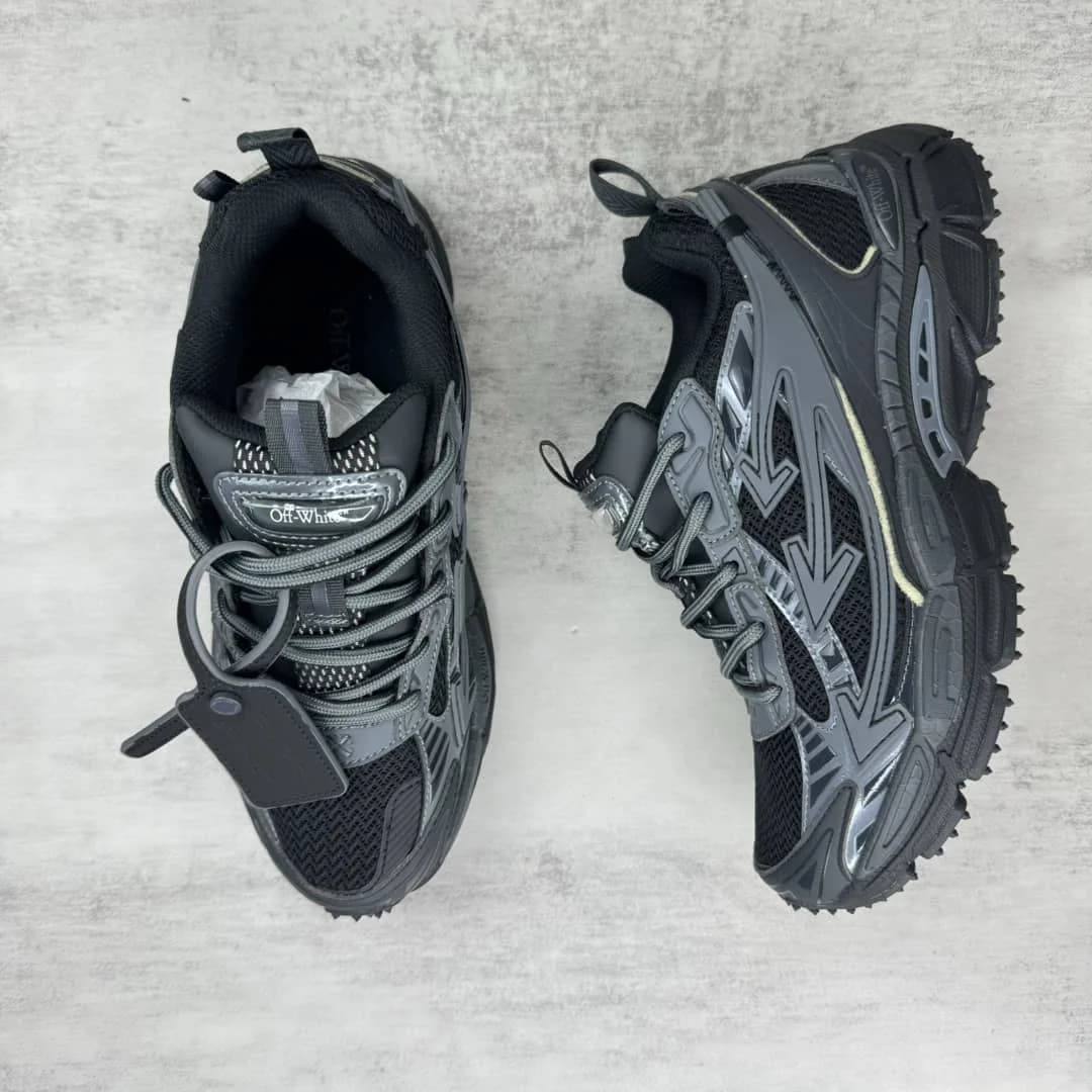Off-White Sneakers foto 3