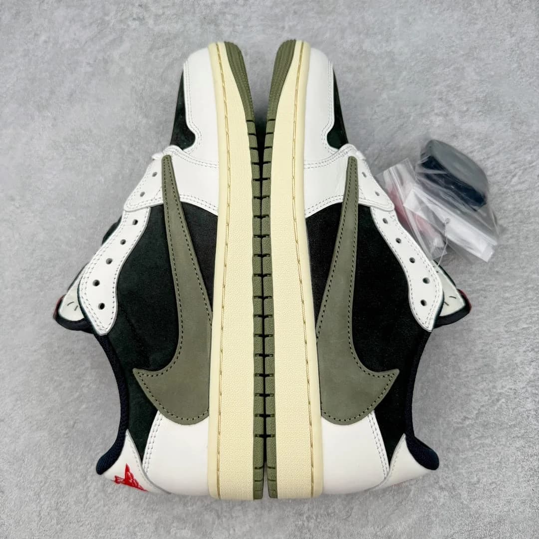 Travis Scott Air foto 4