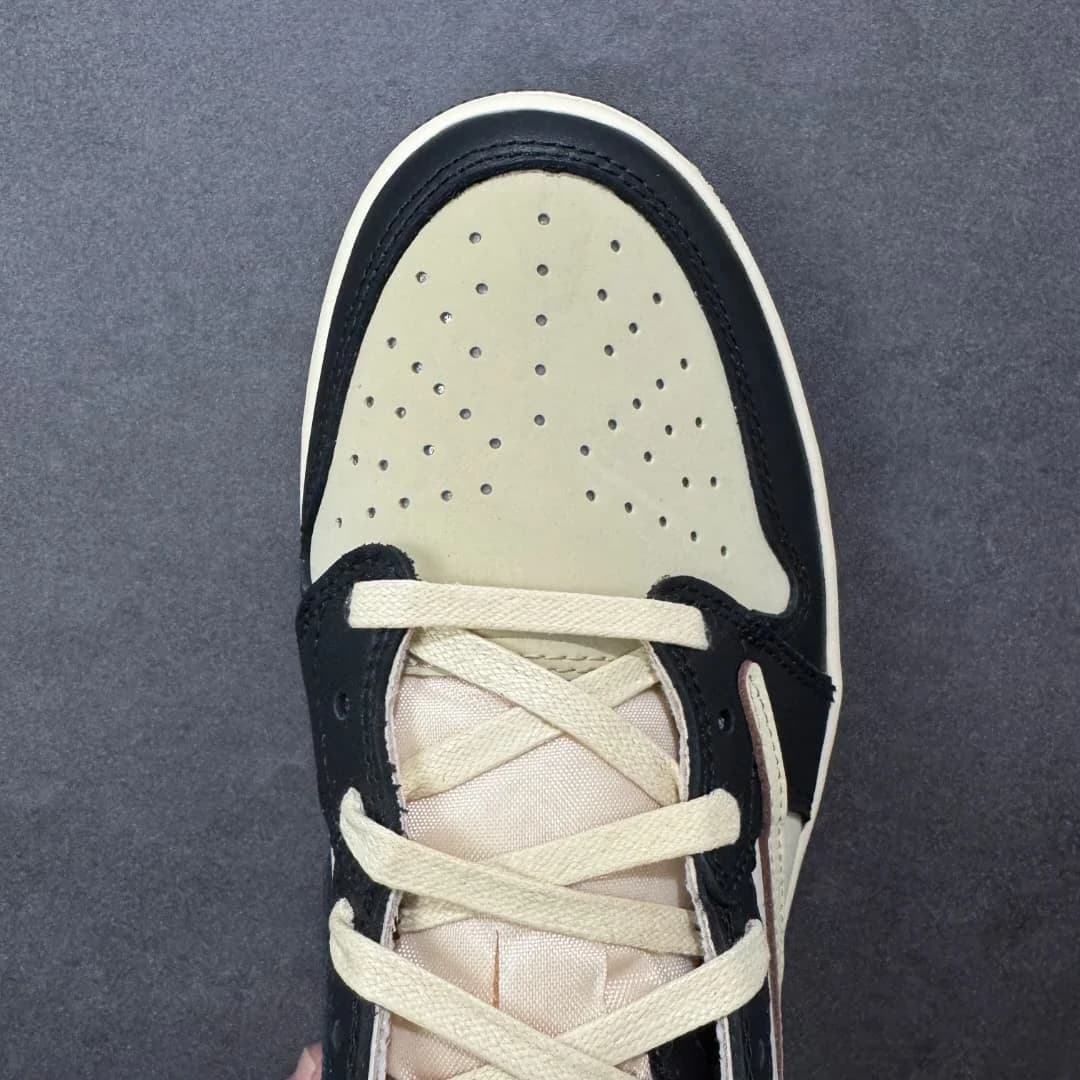 Travis Scott Air foto 7