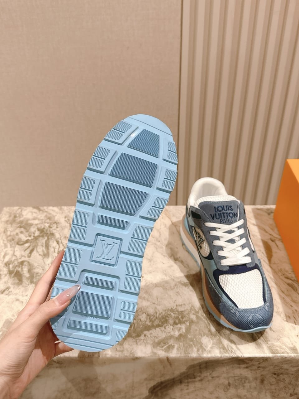 Louis Vuitton Run Away foto 7