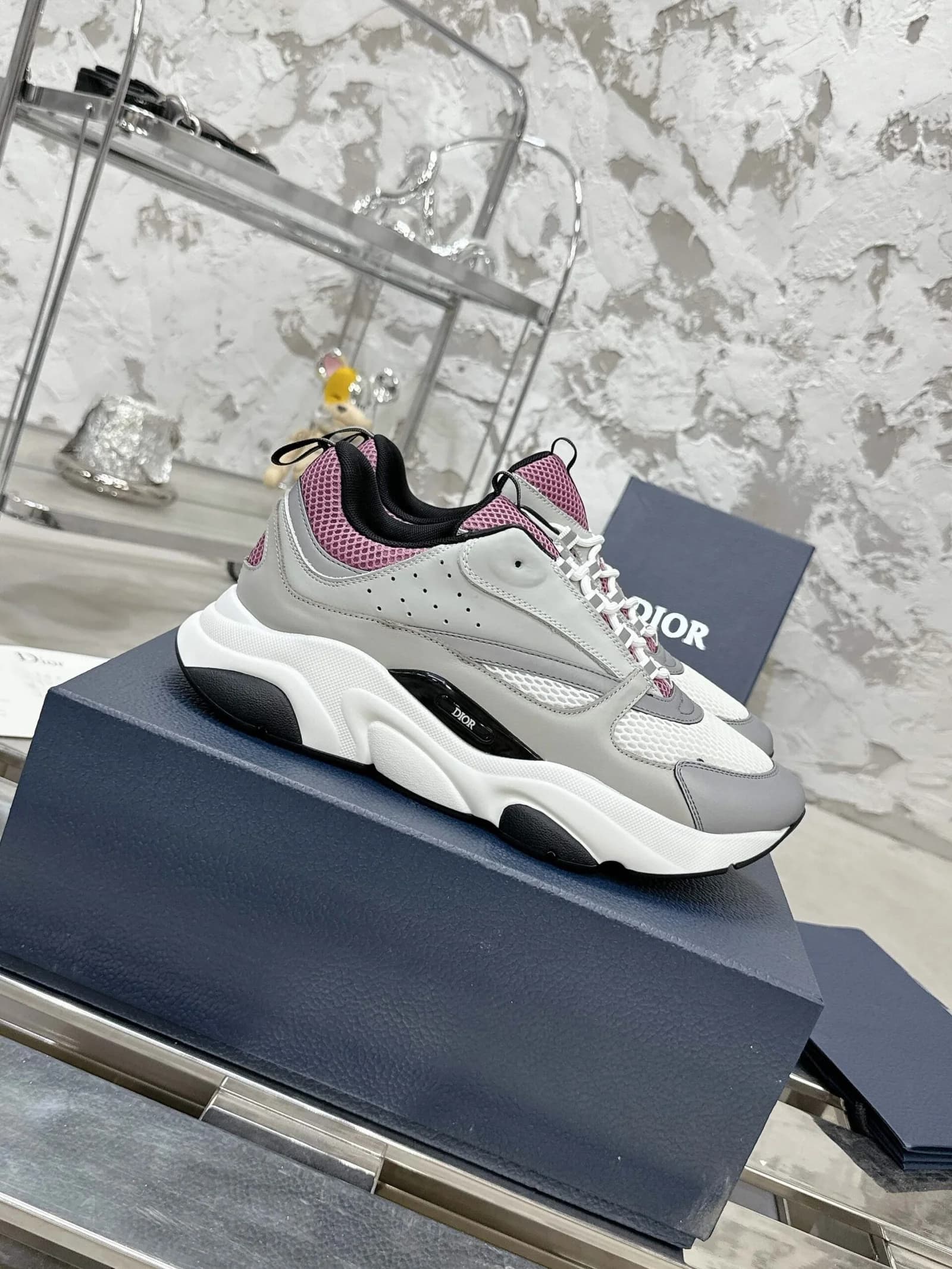 Christian Dior B22