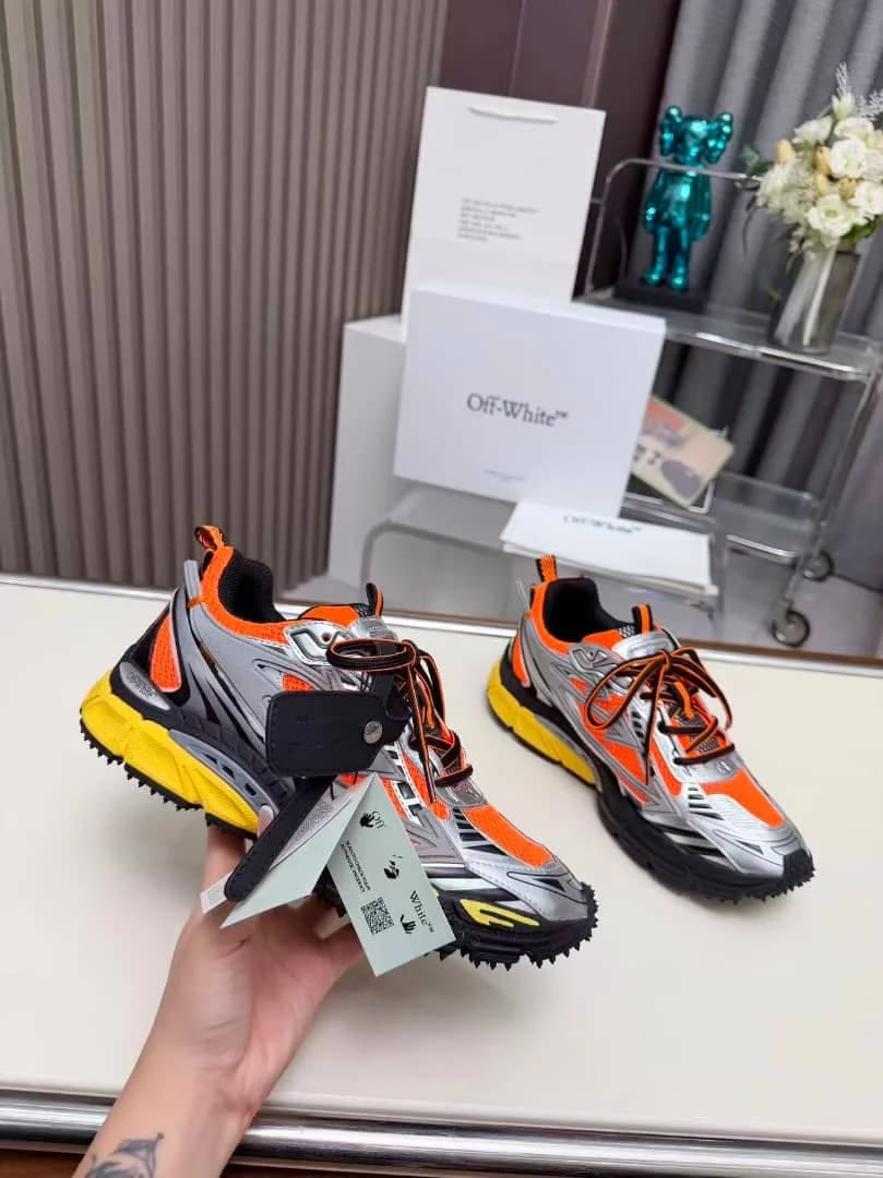 Off-White Sneakers foto 3