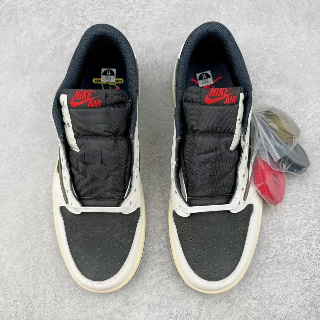 Travis Scott Air foto 3