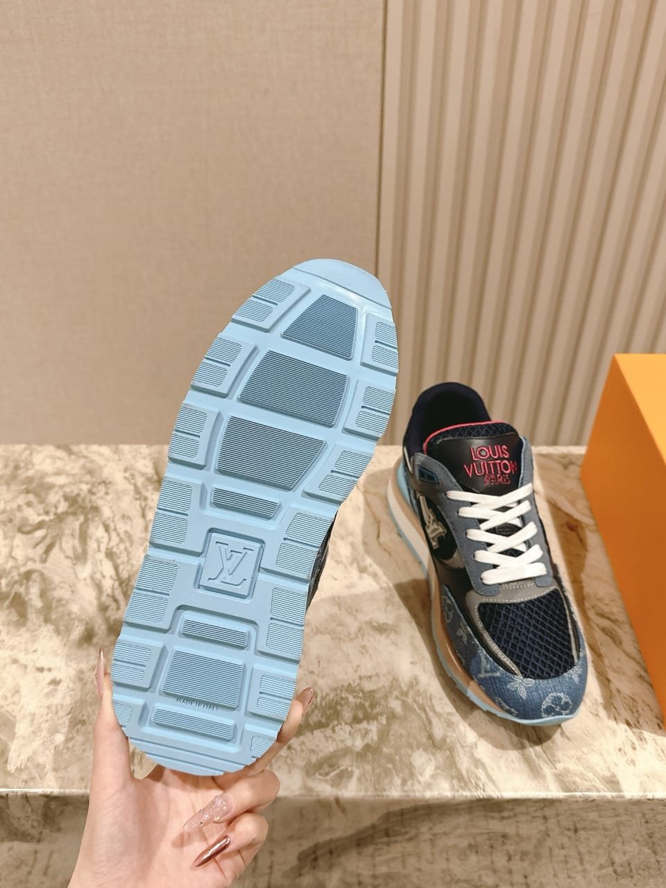 Louis Vuitton Run Away foto 4