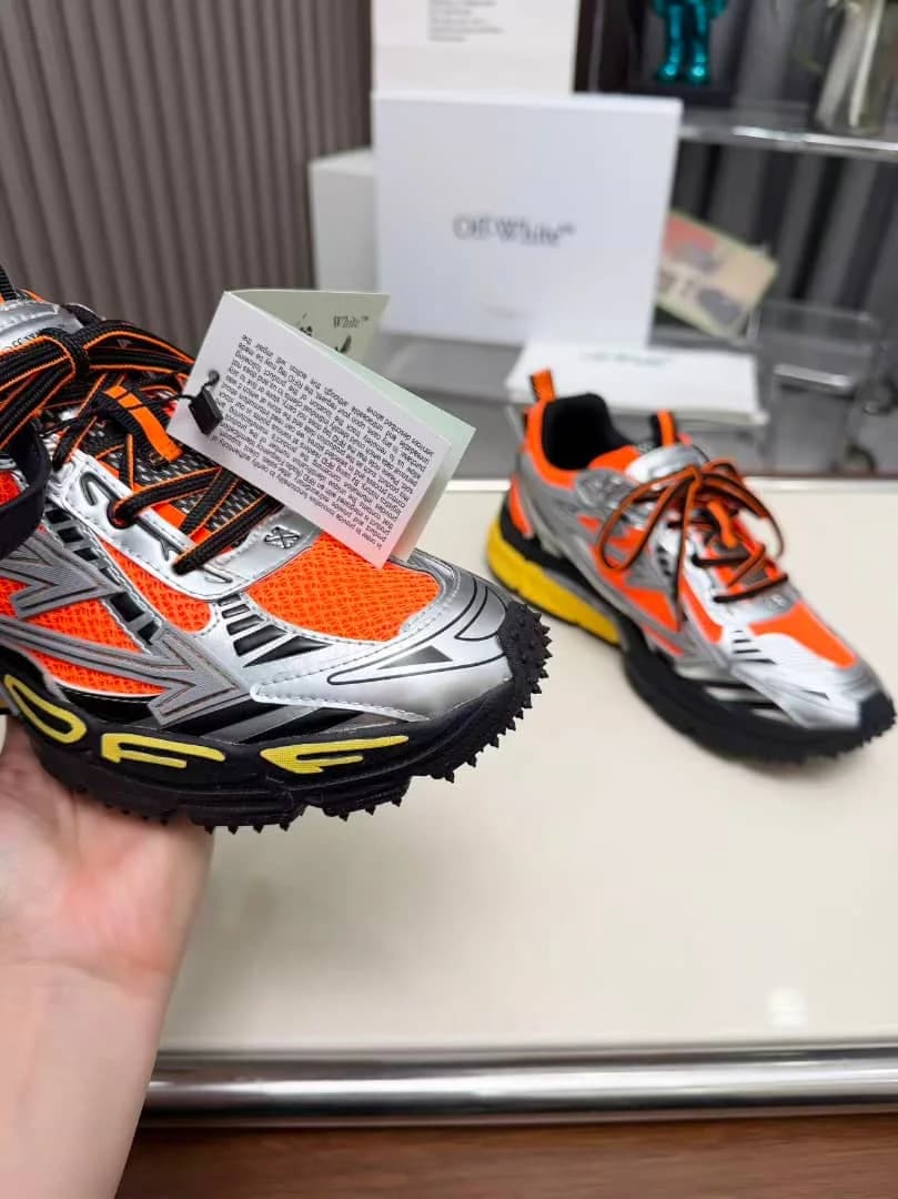 Off-White Sneakers foto 5